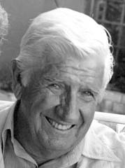 Obituary photo of Loomis Dean.