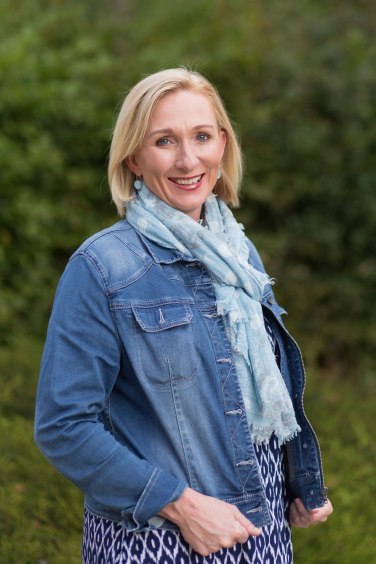 carrie_cox_author_image